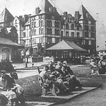 Metropol Whitby Seaview Apartment.