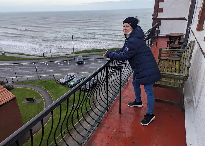 Metropol Whitby Seaview Apartment.